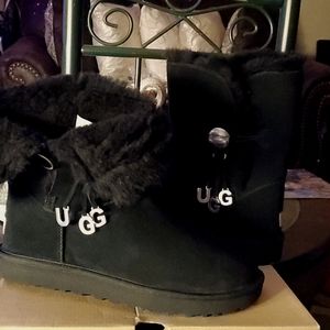 Authentic UGG Bailey Button Boots w/ charm - Black women’s size 11 - NEW in Box